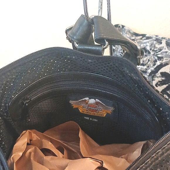 HARLEY- DAVIDSON Black Perforated GRAB N GO Backpack - Picture 5 of 12